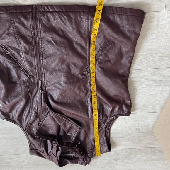 JouJou Burgundy Faux Leather Vest, Great Condition. Size XL - Picture 3 of 9
